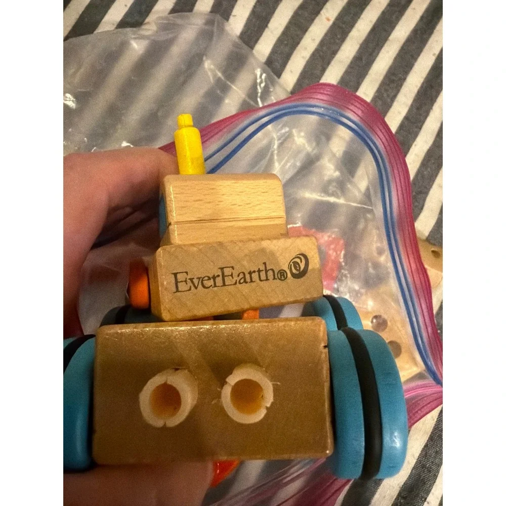 EverEarth Wooden Construction Vehicle Building Blocks Modular Toy Set Toddler